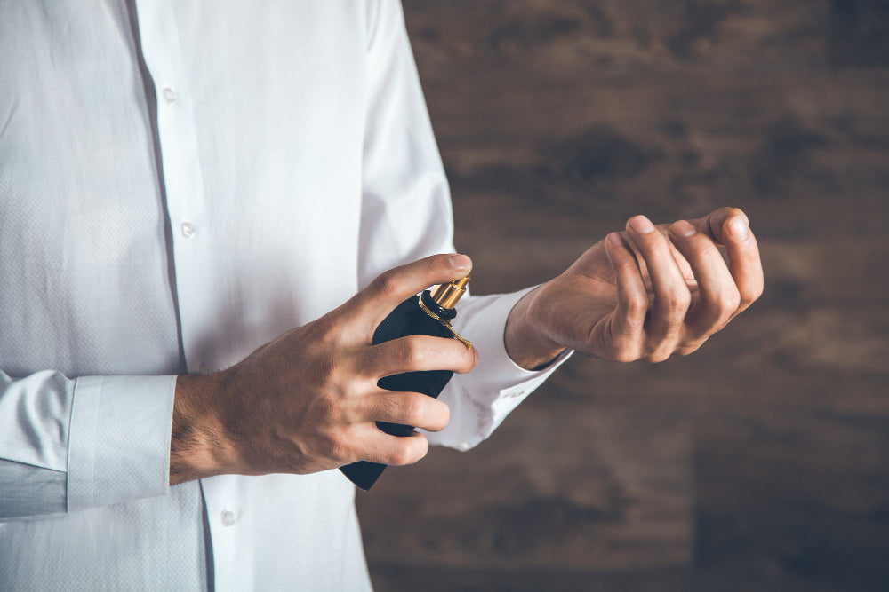 Parfums de niche vs. Parfums grand public : Quelles différences ?