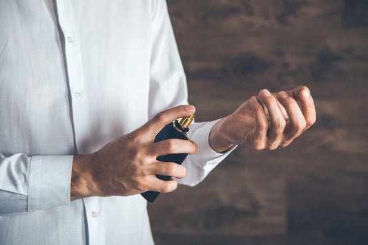 Parfums de niche vs. Parfums grand public : Quelles différences ?
